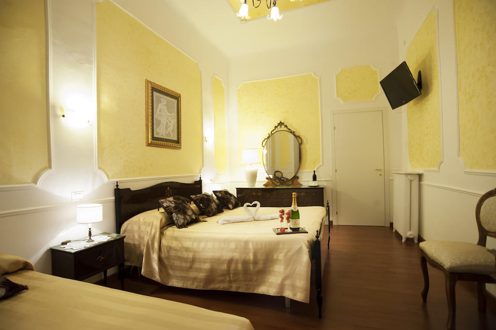 Palazzo Salini - Appartamento Familiare スルモナ 部屋 写真